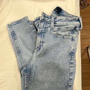 Used gap pants but still in good condition